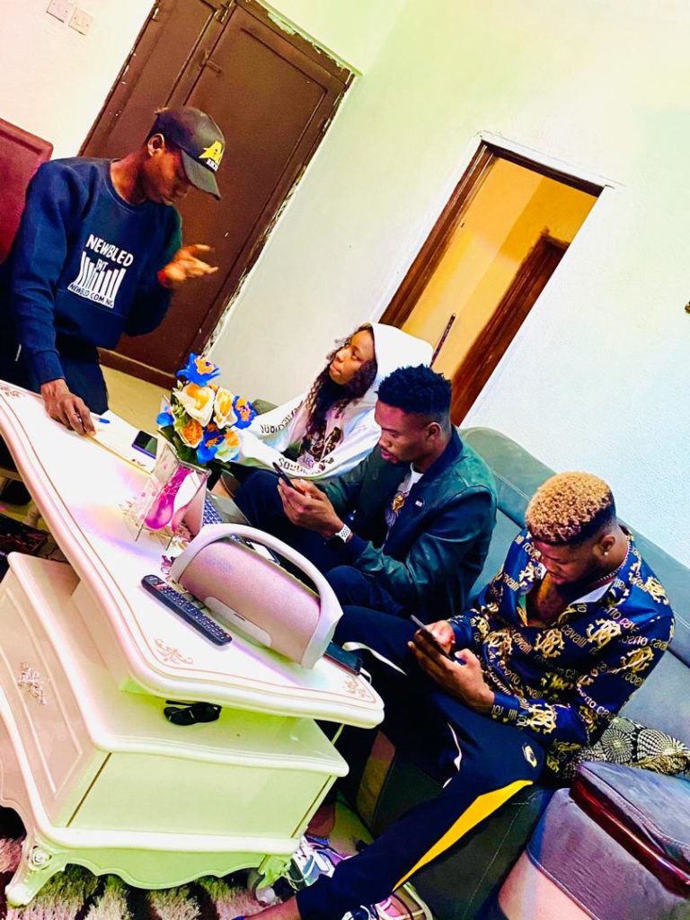 A768A0FD E9E9 4B46 8867 28BF19291CAA