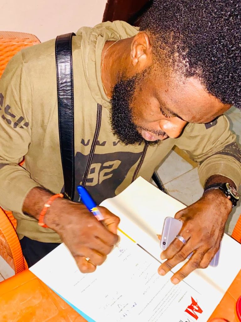 CD3CCA40 5673 4A72 BE6F 18EA19BEC3E9