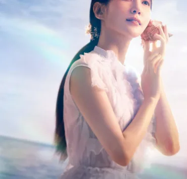 In the series, Castaway Diva - Fifteen years after being stranded on a remote island, an aspiring singer reenters society, stopping at nothing to pursue her dream of becoming a diva.