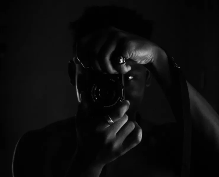 From the confines of the Covid-19 lockdown to the thriving world of visuals, Donald Ola, Popularly known by the moniker, Olahfamzy shares his inspirations, challenges, and aspirations.