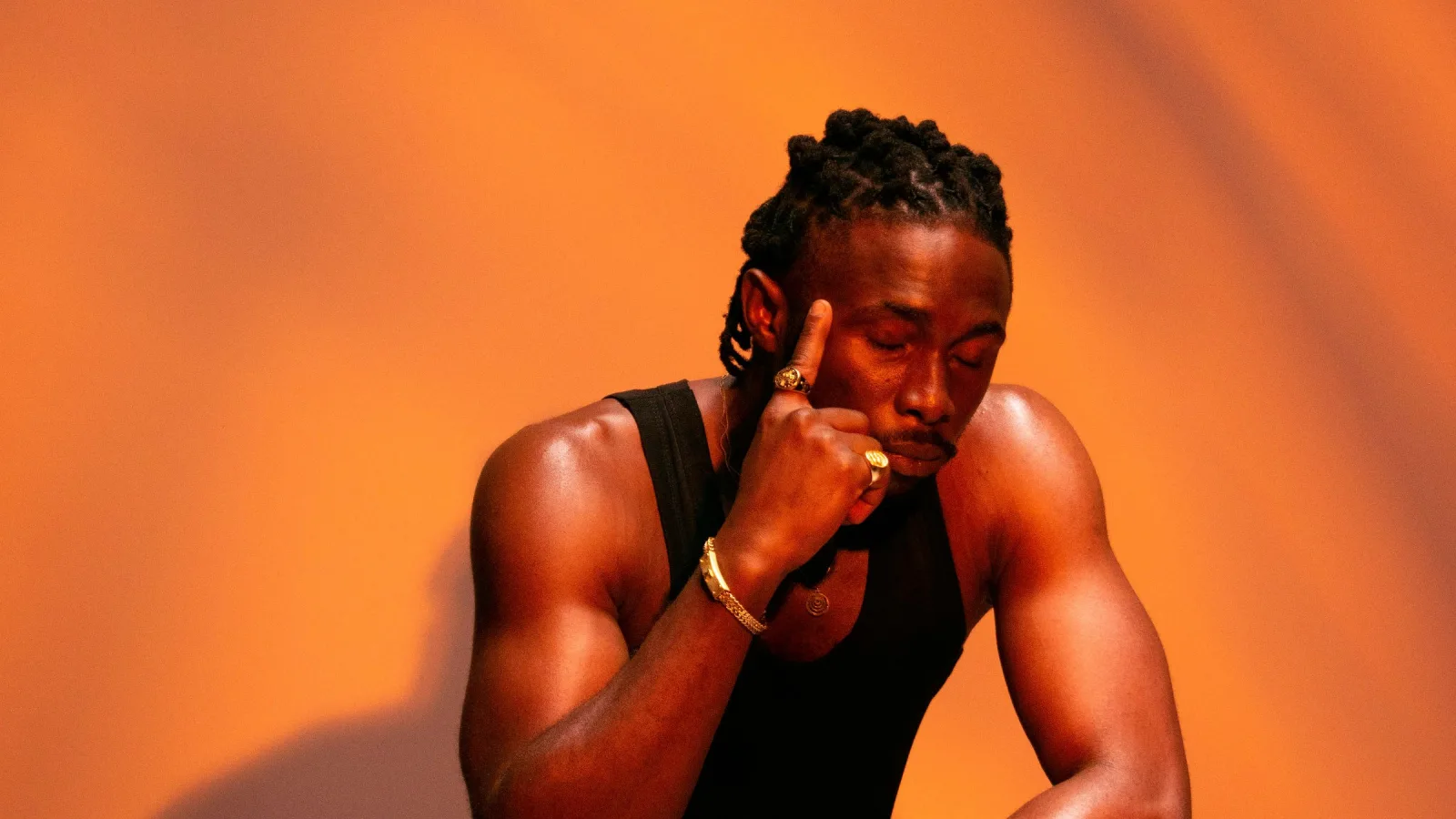 YiYi Pasha Carterstrophy, the trailblazing music outfit, proudly announces the debut of their latest artist, YiYi Pasha, with the release of his new single, "Concur."