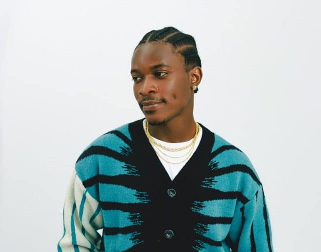 https://criticcircle.com/jinmi-abduls-new-release-hold-you/